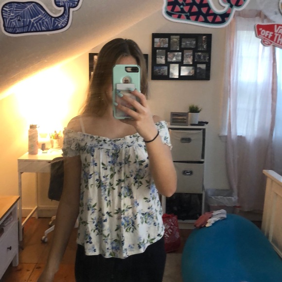 once worn really cute floral blouse - Picture 3 of 3